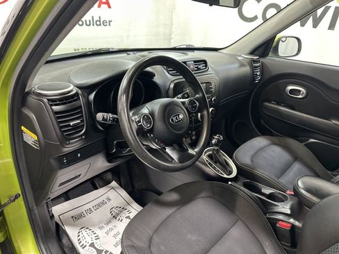 Used 2016 Kia Soul + image 25