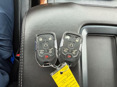 Used 2015 Chevrolet Suburban LTZ image 31