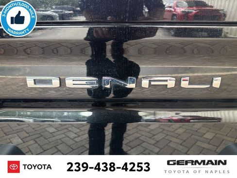 Used 2022 GMC Sierra 1500 Denali w/ Technology Package AWD/4WD image 7