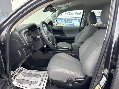 Used 2022 Toyota Tacoma TRD Off-Road image 8