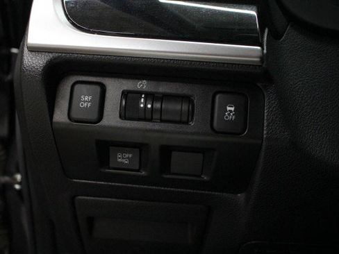 Used 2017 Subaru Crosstrek 2.0i Limited image 9