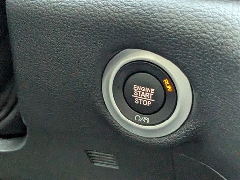 New 2026 Chrysler Pacifica Limited image 29