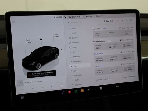Used 2023 Tesla Model 3 Standard Range image 40
