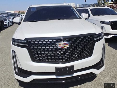 Used 2024 Cadillac Escalade Premium Luxury AWD/4WD image 4