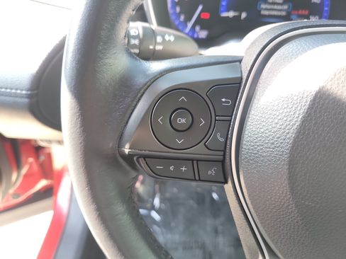 Used 2022 Toyota Corolla Cross XLE FWD image 26