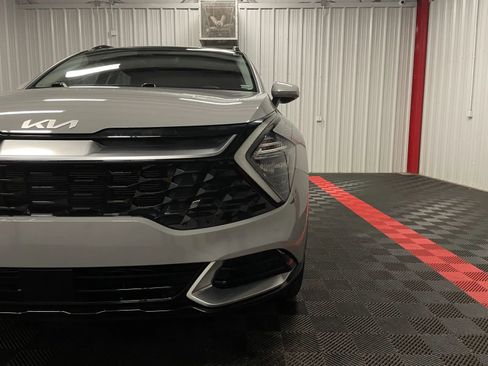 Used 2023 Kia Sportage SX image 9