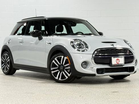 Used 2021 MINI Cooper S image 4