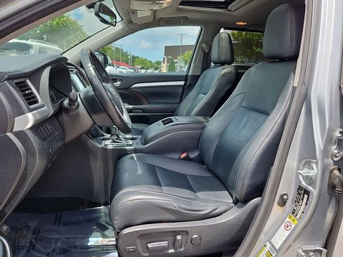 Used 2015 Toyota Highlander XLE AWD/4WD image 10