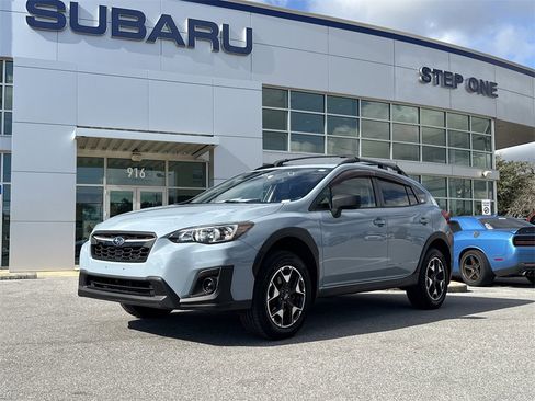 Used 2020 Subaru Crosstrek 2.0i image 2