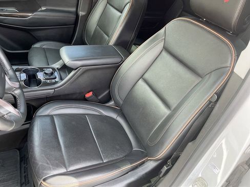 Used 2023 GMC Acadia AT4 w/ Technology Package image 20