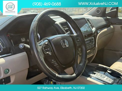 Used 2018 Honda Pilot Touring image 8