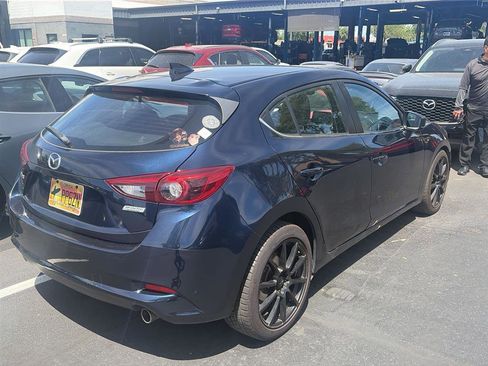 Used 2017 MAZDA MAZDA3 Grand Touring w/ Premium Equipment Package FWD image 3