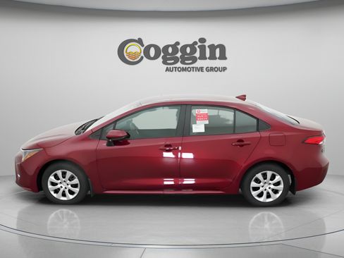 Certified 2026 Toyota Corolla LE FWD image 3