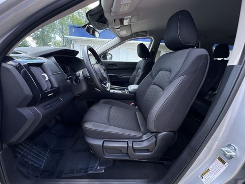Used 2024 Nissan Pathfinder S AWD/4WD image 18