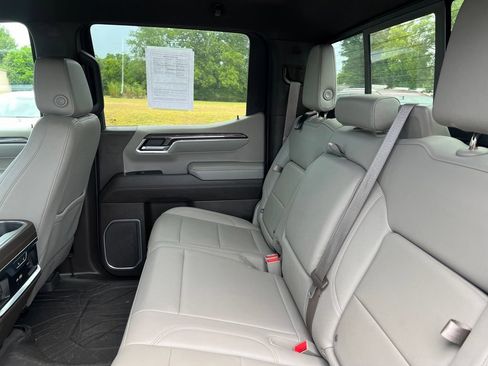 Used 2023 Chevrolet Silverado 1500 LTZ w/ LTZ Convenience Package II AWD/4WD image 7