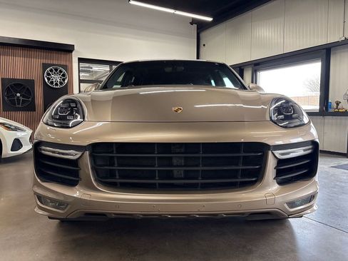 Used 2016 Porsche Cayenne GTS AWD/4WD image 22