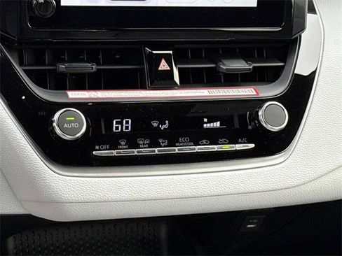Used 2026 Toyota Corolla SE image 21