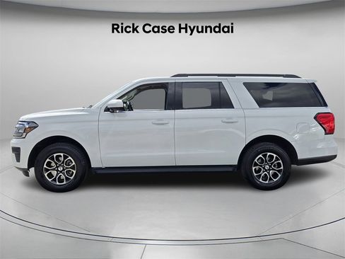 Used 2024 Ford Expedition Max XLT image 3