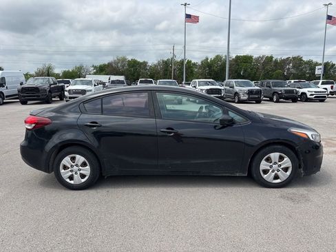 Used 2017 Kia Forte LX FWD image 2