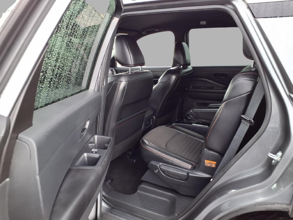 Used 2025 Nissan Pathfinder Rock Creek AWD/4WD image 24