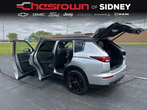 Used 2025 Mitsubishi Outlander 4WD Plug-In Hybrid image 21