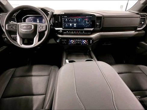 Used 2025 GMC Sierra 2500 SLT w/ SLT Convenience Package image 17