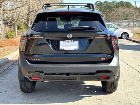 New 2026 Nissan Kicks SR w/ SR Premium Package FWD image 19