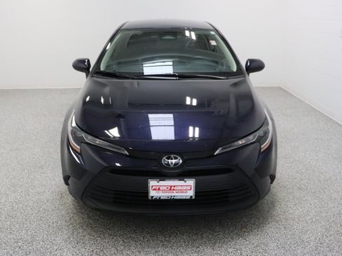 Used 2023 Toyota Corolla LE image 3