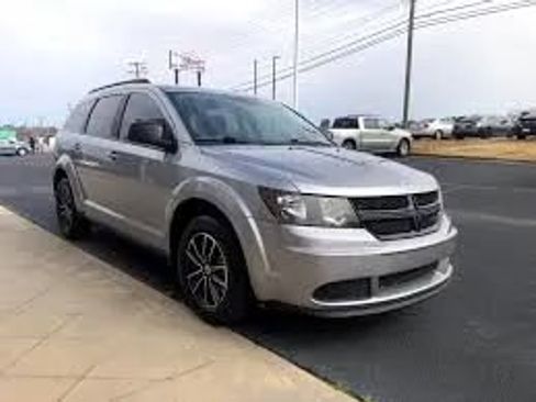 Used 2018 Dodge Journey SXT w/ Connectivity Group image 1