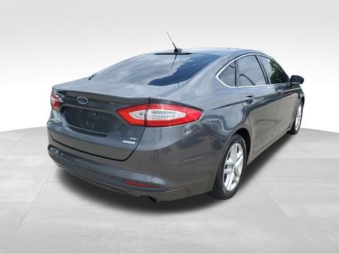 Used 2015 Ford Fusion SE w/ Equipment Group 202A FWD image 4