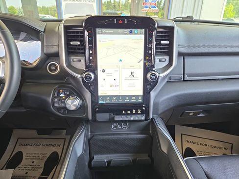 Used 2023 RAM 1500 Laramie AWD/4WD image 22