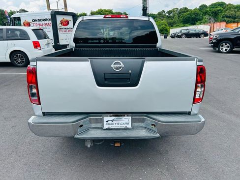 Used 2012 Nissan Frontier SV AWD/4WD image 4