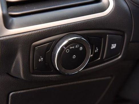 Used 2024 Ford Edge SEL image 10