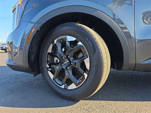 Certified 2024 Kia Sorento S w/ Panoramic Sunroof Package image 38
