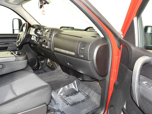 Used 2013 Chevrolet Silverado 2500 LT w/ Interior Plus Package AWD/4WD image 46