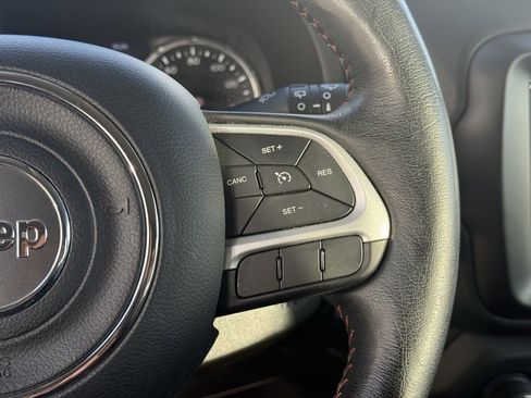 Used 2021 Jeep Renegade Trailhawk w/ Luxury Group III image 16