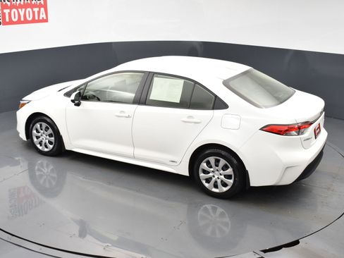 Used 2024 Toyota Corolla LE image 18