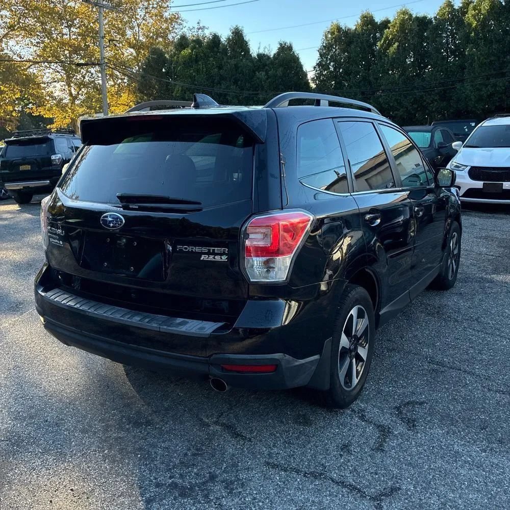 Used 2017 Subaru Forester 2.5i Limited AWD/4WD image 8