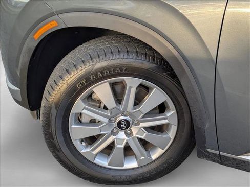 Used 2023 Hyundai Palisade SE image 4