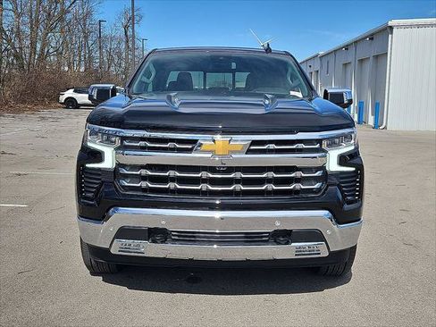 Used 2025 Chevrolet Silverado 1500 LTZ w/ LTZ Convenience Package II AWD/4WD image 29