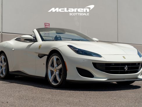 Used 2019 Ferrari Portofino image 9