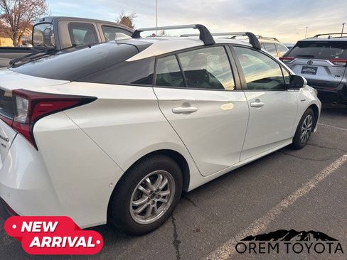 Used 2019 Toyota Prius XLE image 14