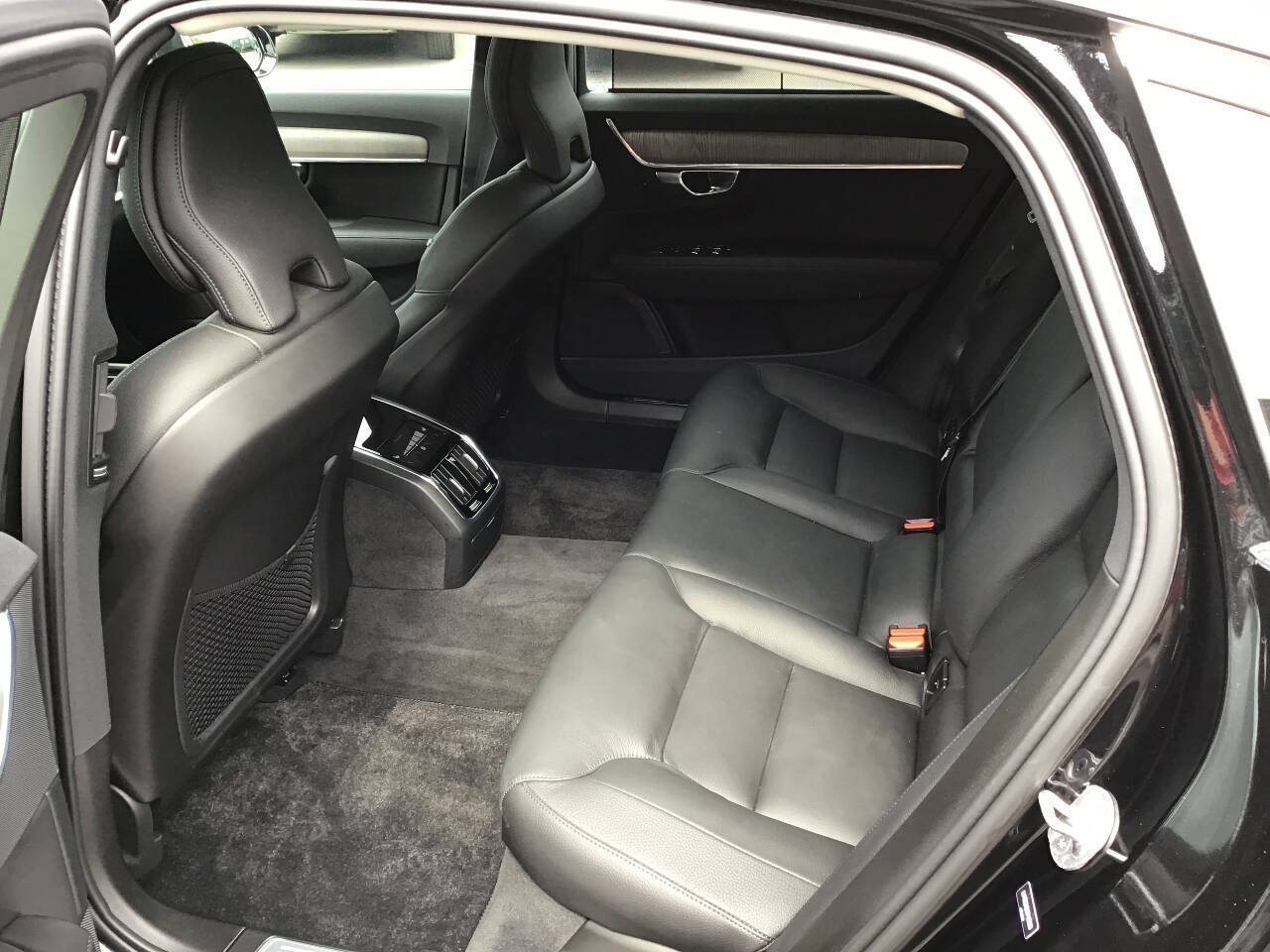 Used 2024 Volvo S90 B6 Plus AWD/4WD image 10