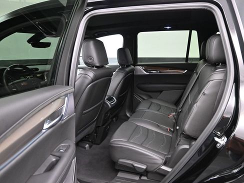 Certified 2025 Cadillac XT6 Sport w/ Platinum Package AWD/4WD image 11