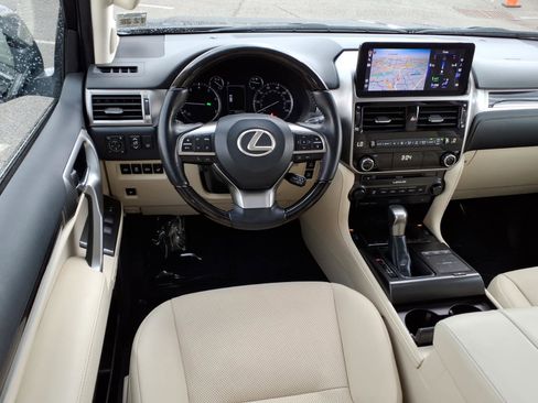 Used 2023 Lexus GX 460 Premium w/ Premium Plus Package image 7