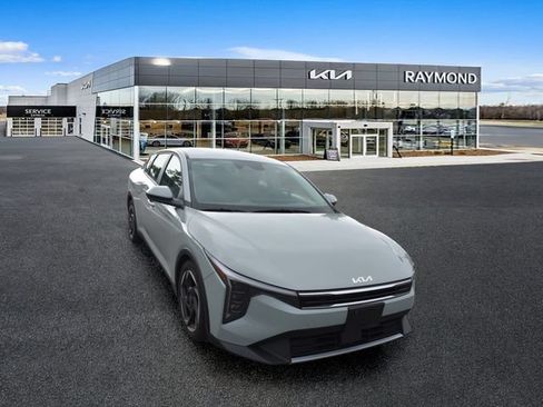 Certified 2025 Kia K4 EX FWD image 9