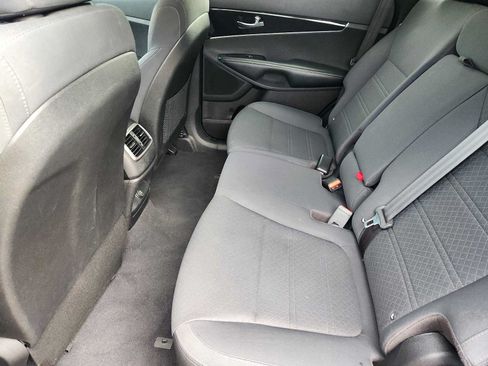Used 2018 Kia Sorento L FWD image 29