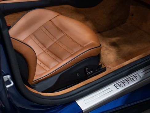 Used 2020 Ferrari Portofino RWD image 34