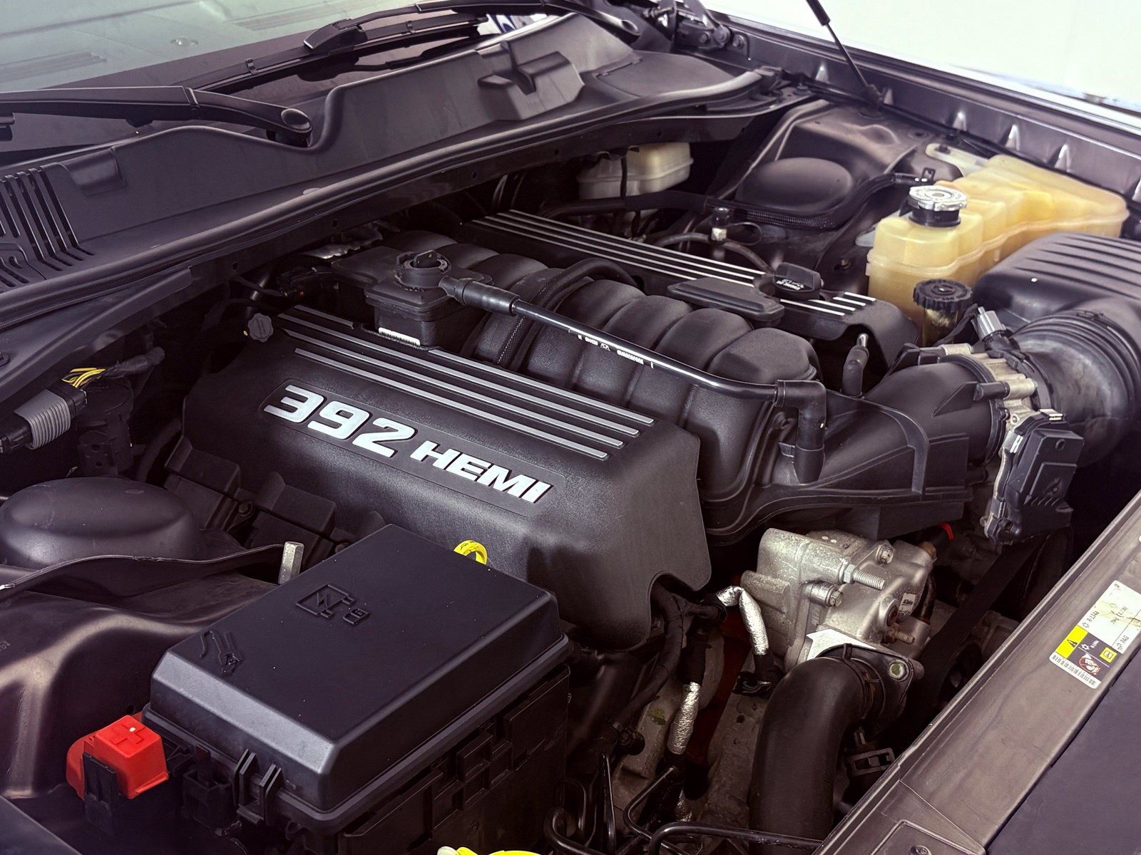 Used 2014 Dodge Challenger SRT8 w/ Harman/Kardon Audio Group RWD image 22