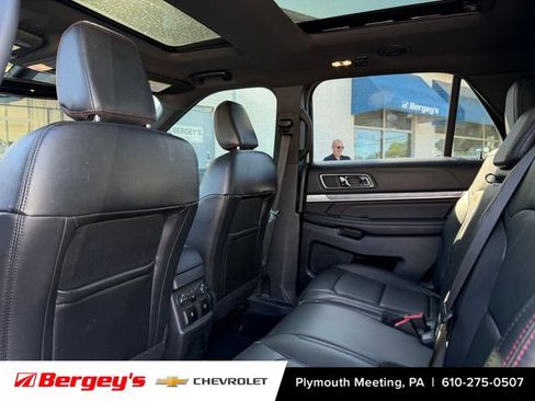 Used 2018 Ford Explorer Sport w/ Equipment Group 401A AWD/4WD image 5